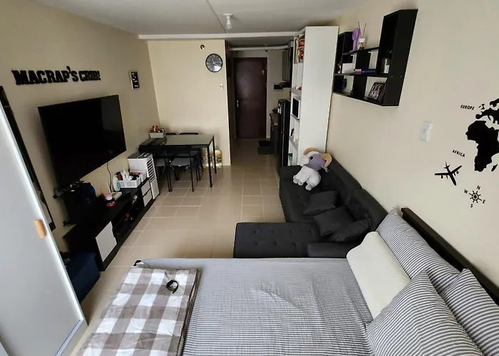 Apartment Macrap's Crib Manila